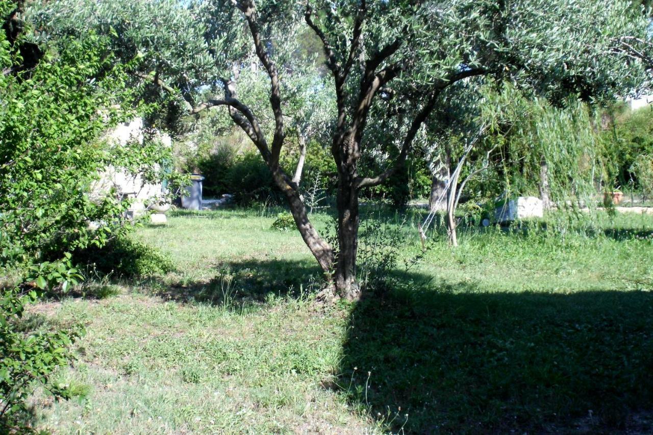 B&B Le Petit Frigouye Rochefort-du-Gard Dış mekan fotoğraf